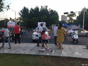 体育场夜市吃瓜,体育场夜市吃瓜盛宴掠影