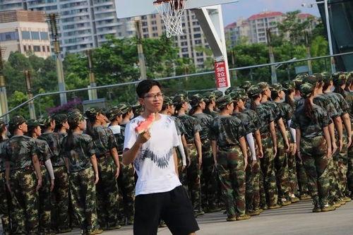 娱乐吃瓜军训,青春记忆里的酸甜苦辣