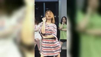 文子吃瓜视频,揭秘娱乐圈幕后故事