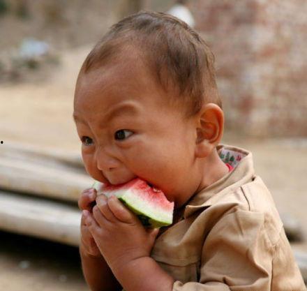 吃瓜的孩孩,吃瓜孩孩的趣味生活点滴