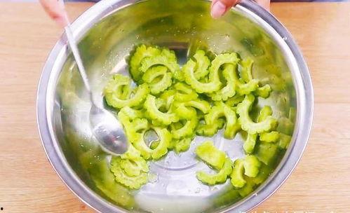 怎么切蜜瓜吃不苦,轻松告别苦味享受甜蜜滋味