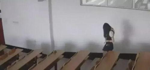 教室吃瓜事,一场意外的校园吃瓜风波